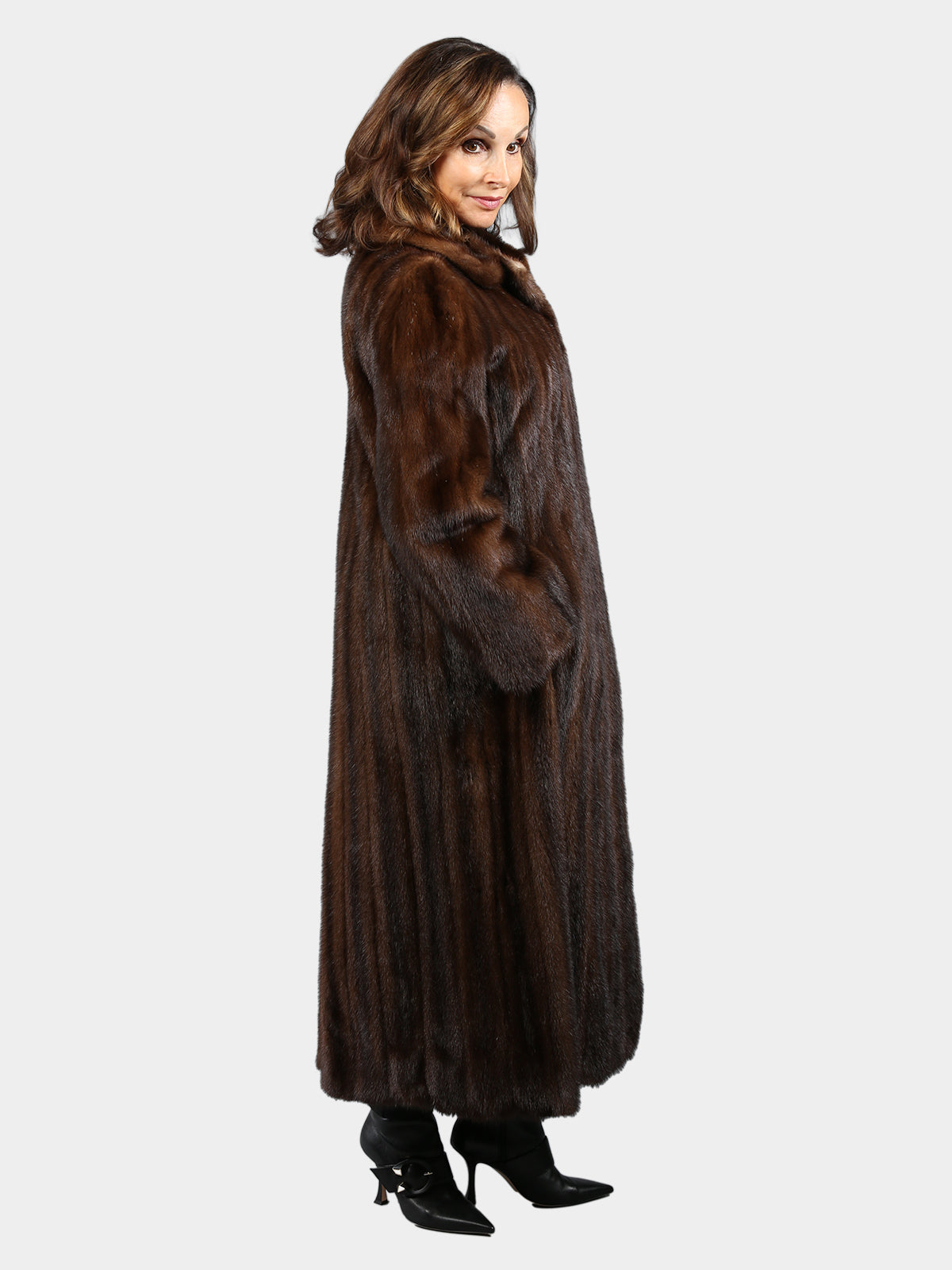 Woman's Vintage Natural Mahogany Female Mink Fur Coat