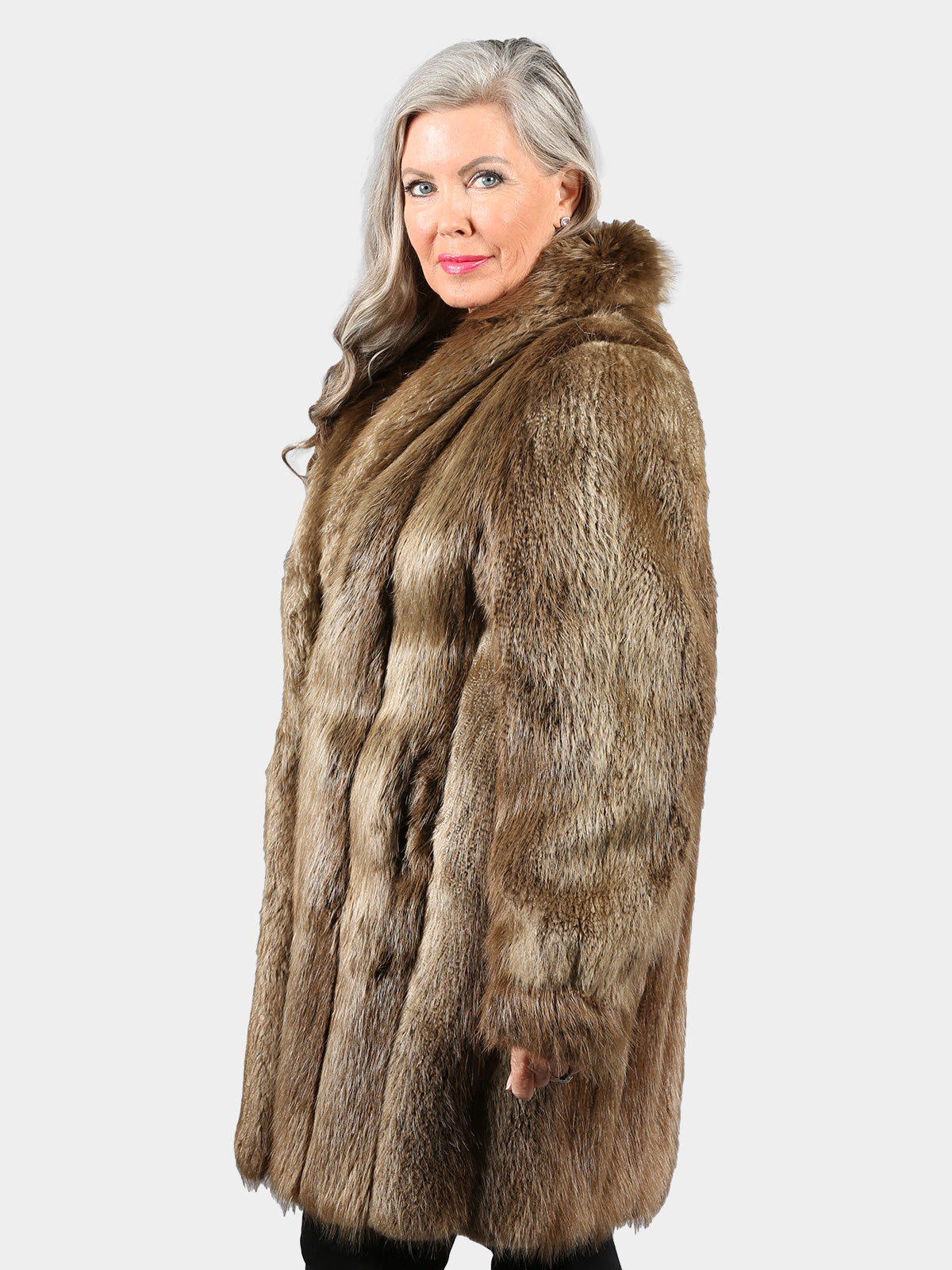 Woman's Natural Medium Tone Long Hair Beaver Stroller