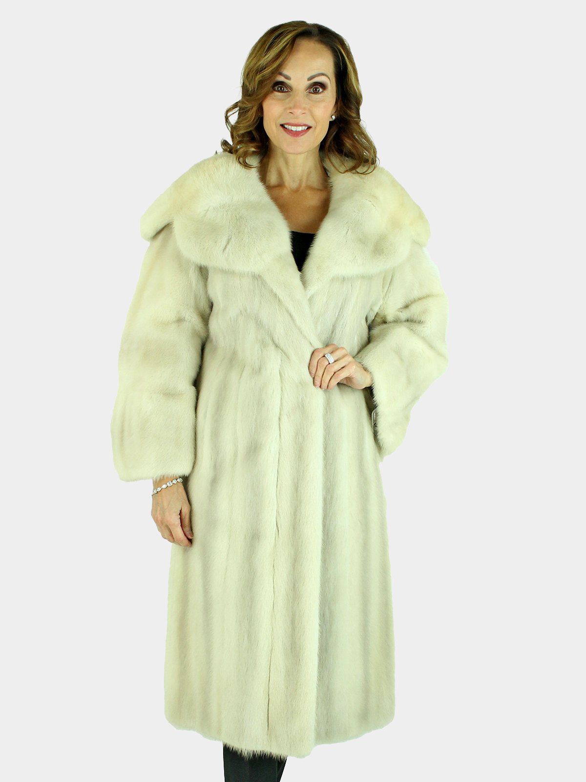 Woman's Azurene Female Mink Fur 7/8 Coat