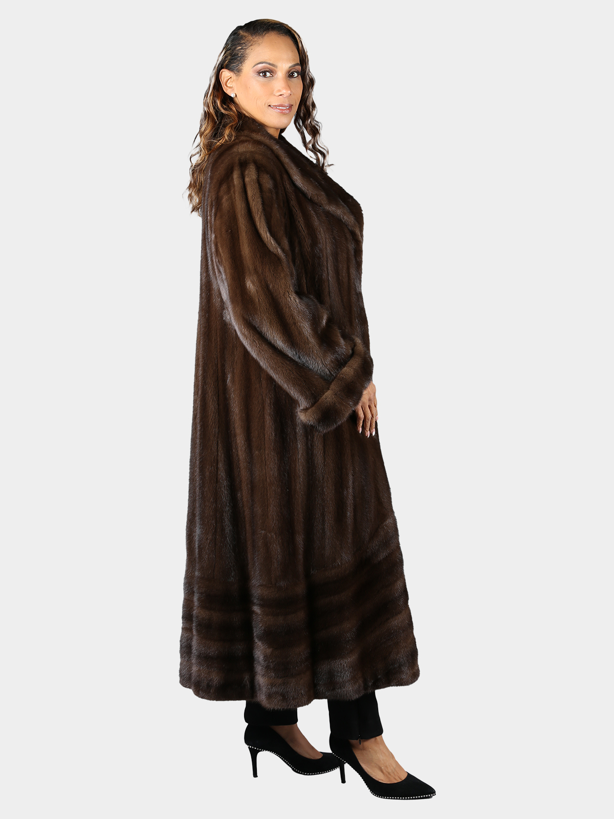 Woman's Natural Mahogany Female Mink Fur Coat - Estate Furs
