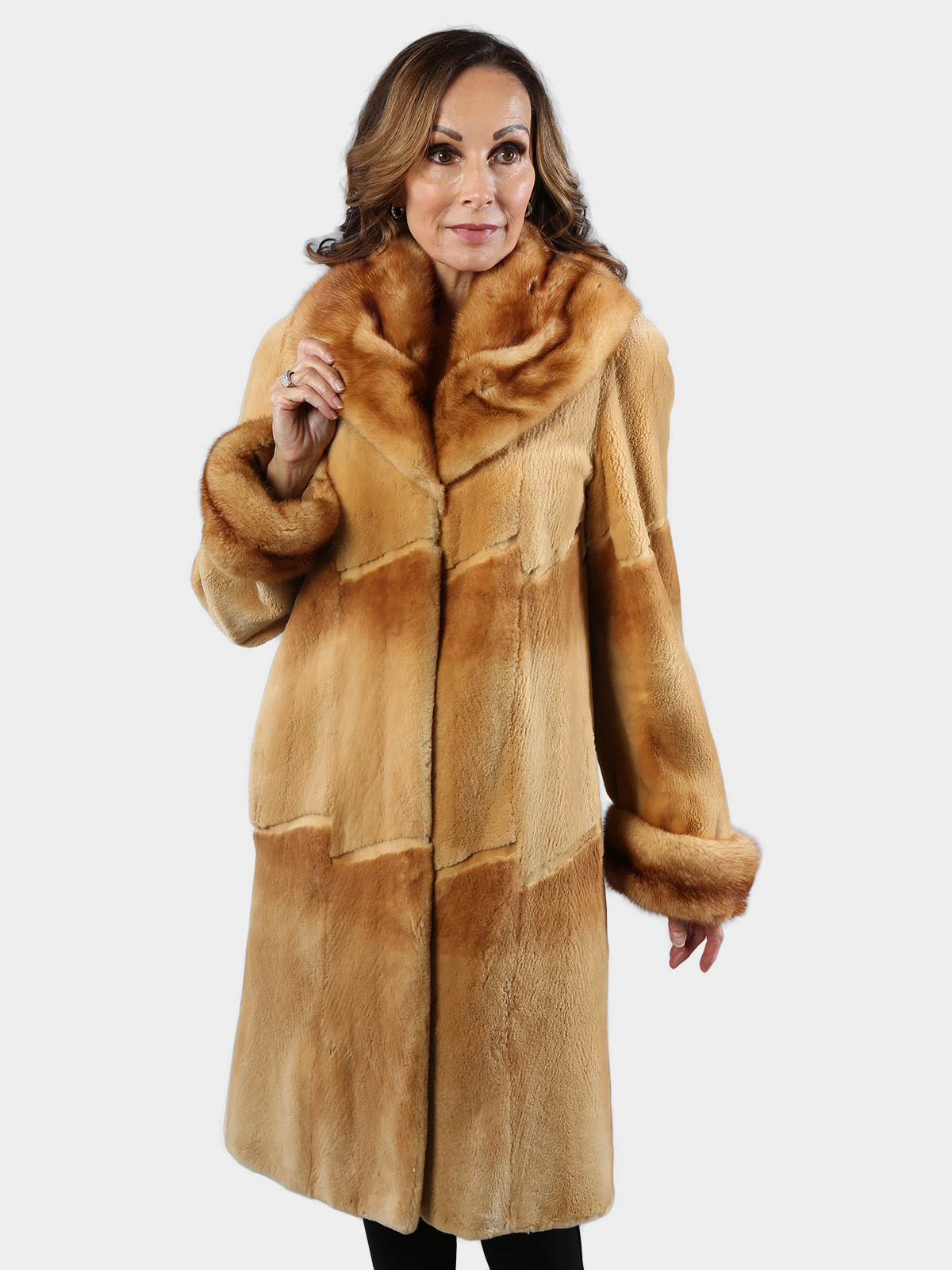 Mink Fur Coat in Brown Color With a Collar 