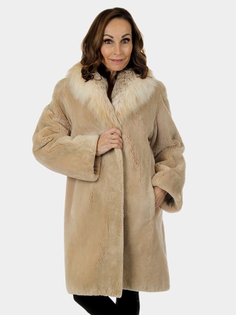 Woman's Cashmere Sheared Beaver Fur Stroller with Lynx Collar