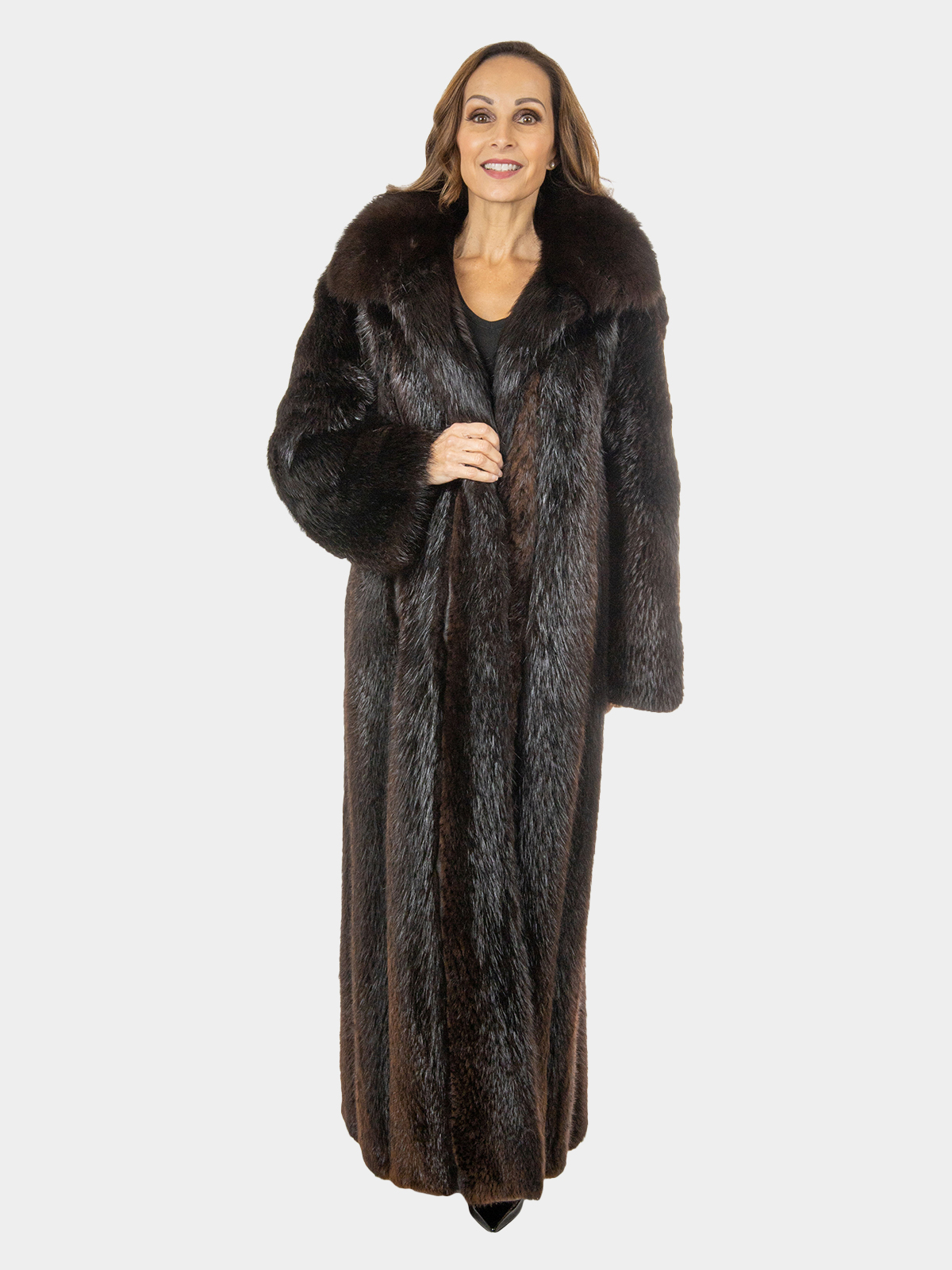 Mink Fur Coat in Brown Color With a Collar 