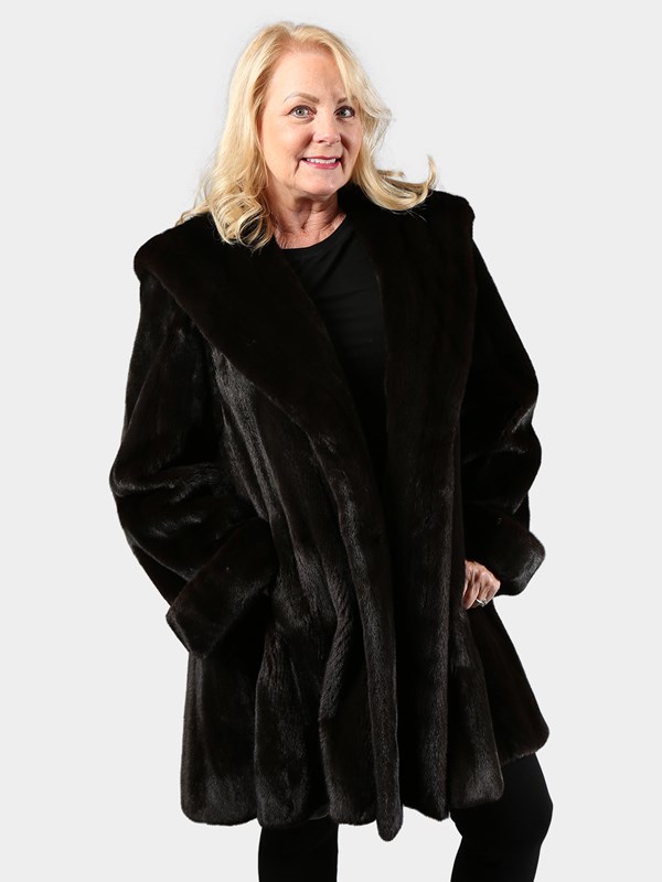 Woman's Day Furs Elite Ranch Female Mink Fur Swing Stroller