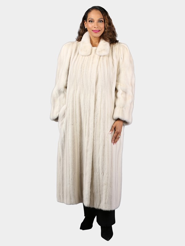 Woman's Vintage Style Natural Azurene Female Mink Fur Coat