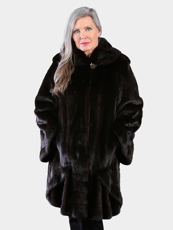 Woman's Natural Ranch Female Mink Fur 3/4 Coat