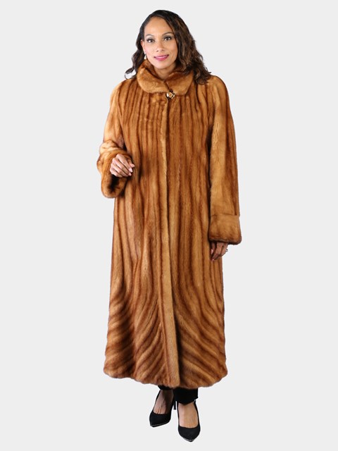 Woman's Natural Whiskey Female Mink Fur Directional Coat