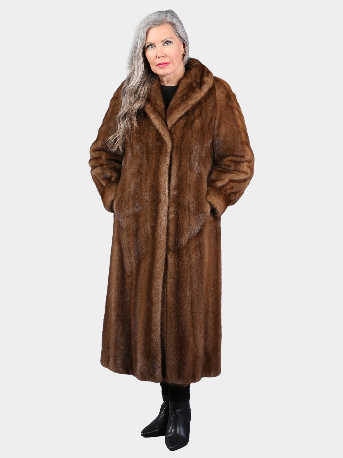 Woman's Petite Natural Vintage Lunaraine Mink Fur Coat