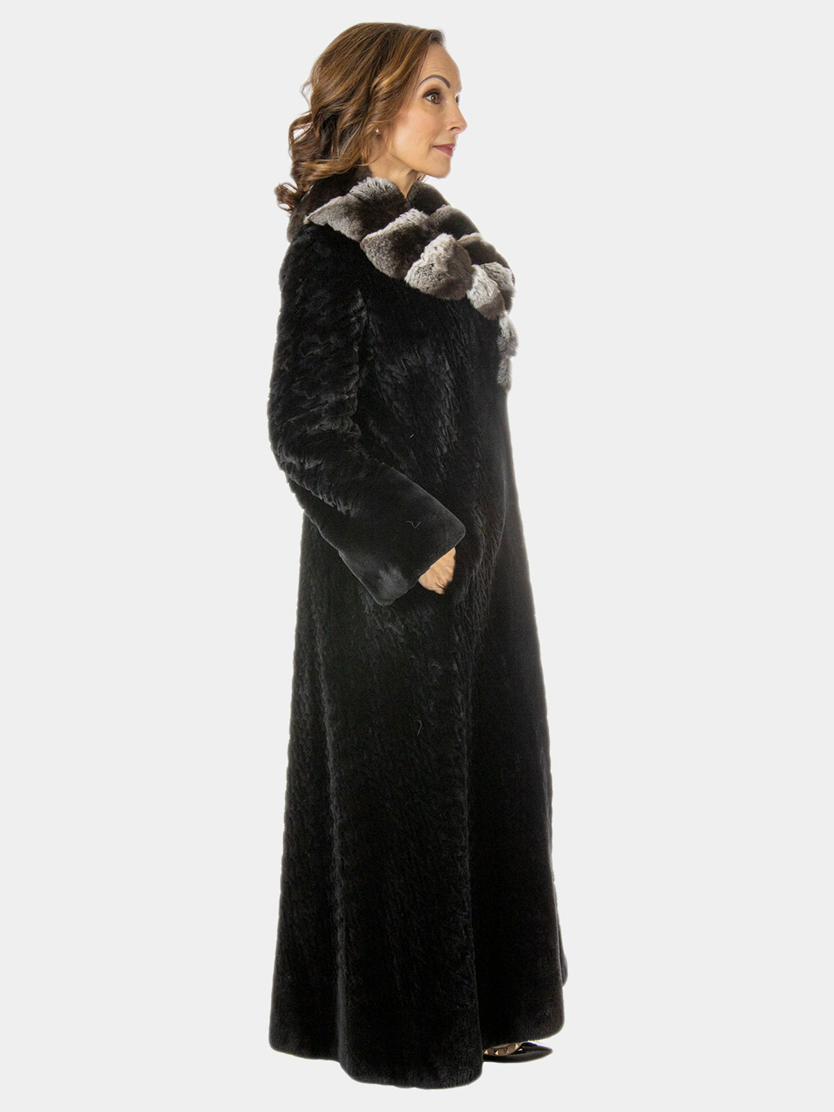 Musi Woman's Black Sheared And Laser Grooved Beaver Fur Coat with Cross Cut Chinchilla Collar