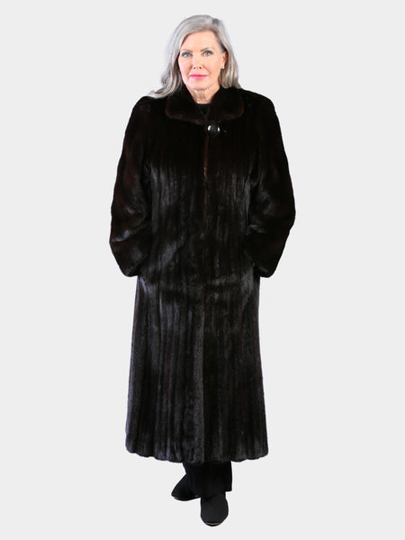 Louis Feraud ヌートリア　むちむち　肉厚◎ ロングコート　濃紺黒系 Woman's Natural Ranch Female Mink Fur Coat by Louis Feraud