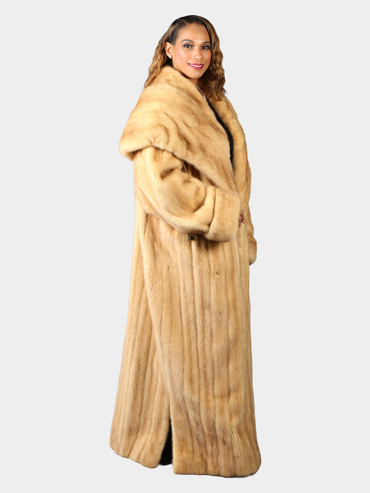 Woman's Plus Size Extra Long Natural Light Whiskey Female Mink Fur Coat with Hood