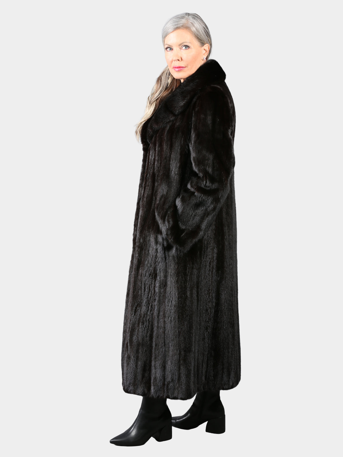 Woman's Ranch Female Mink Fur Coat