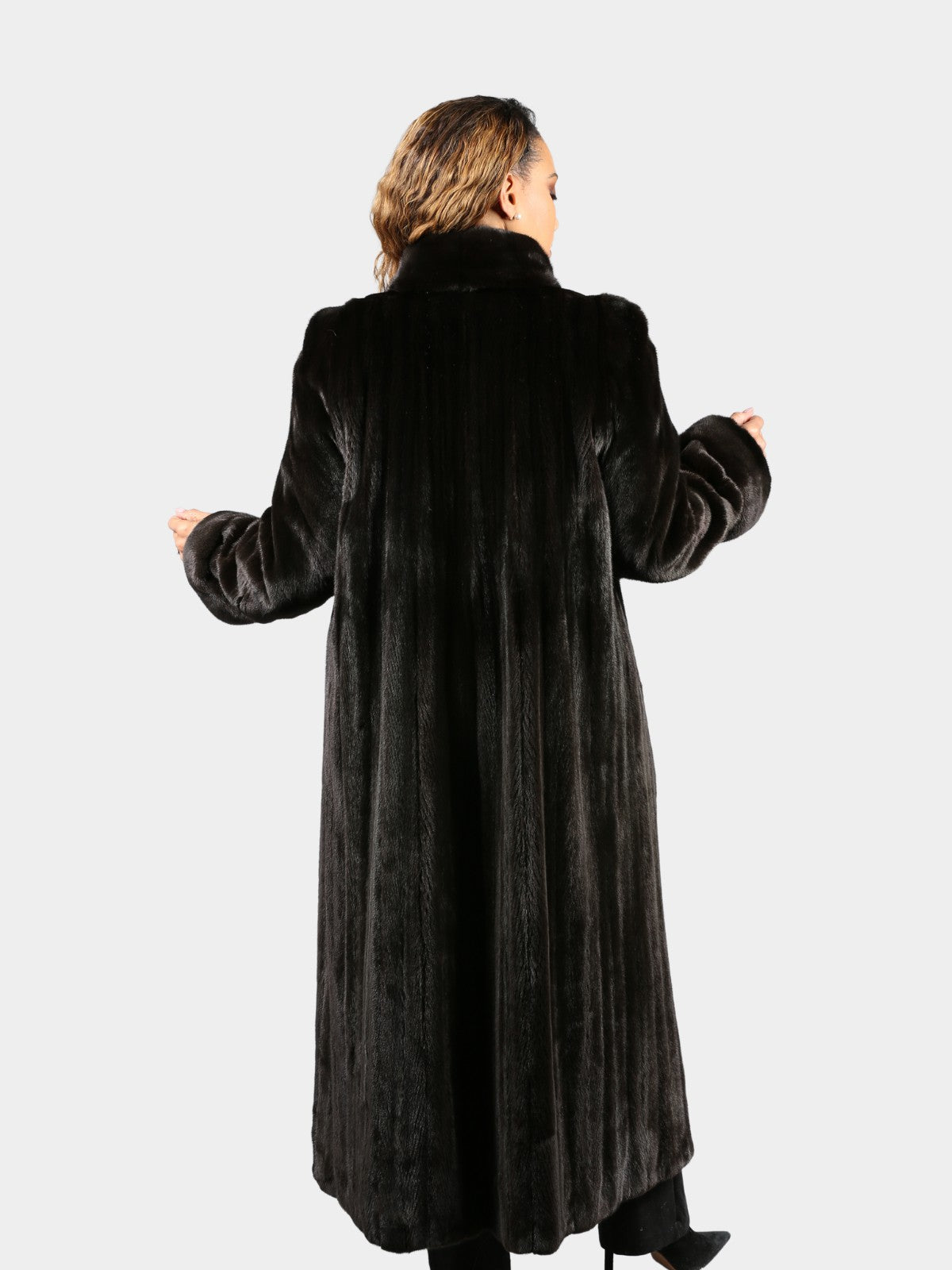Woman's Ranch Female Blackglama Mink Fur Coat Extra Long