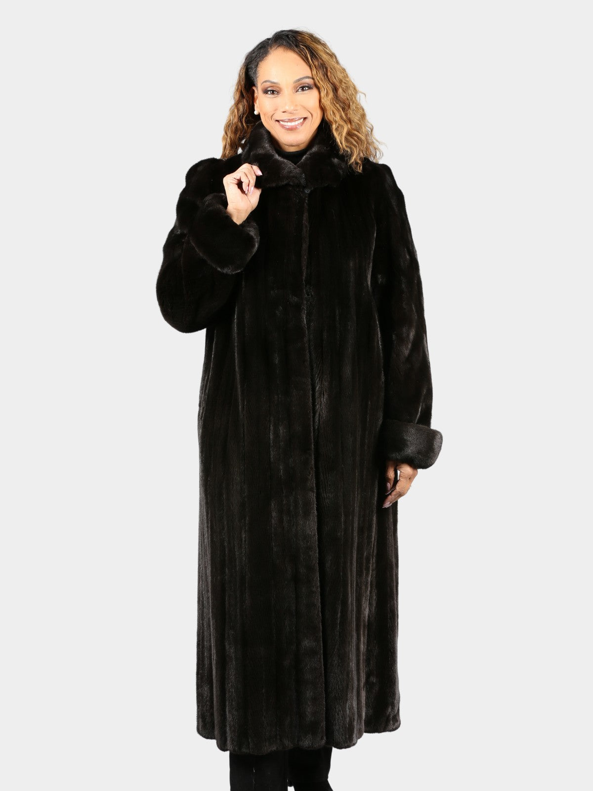 Woman's Ranch Female Blackglama Mink Fur Coat Extra Long