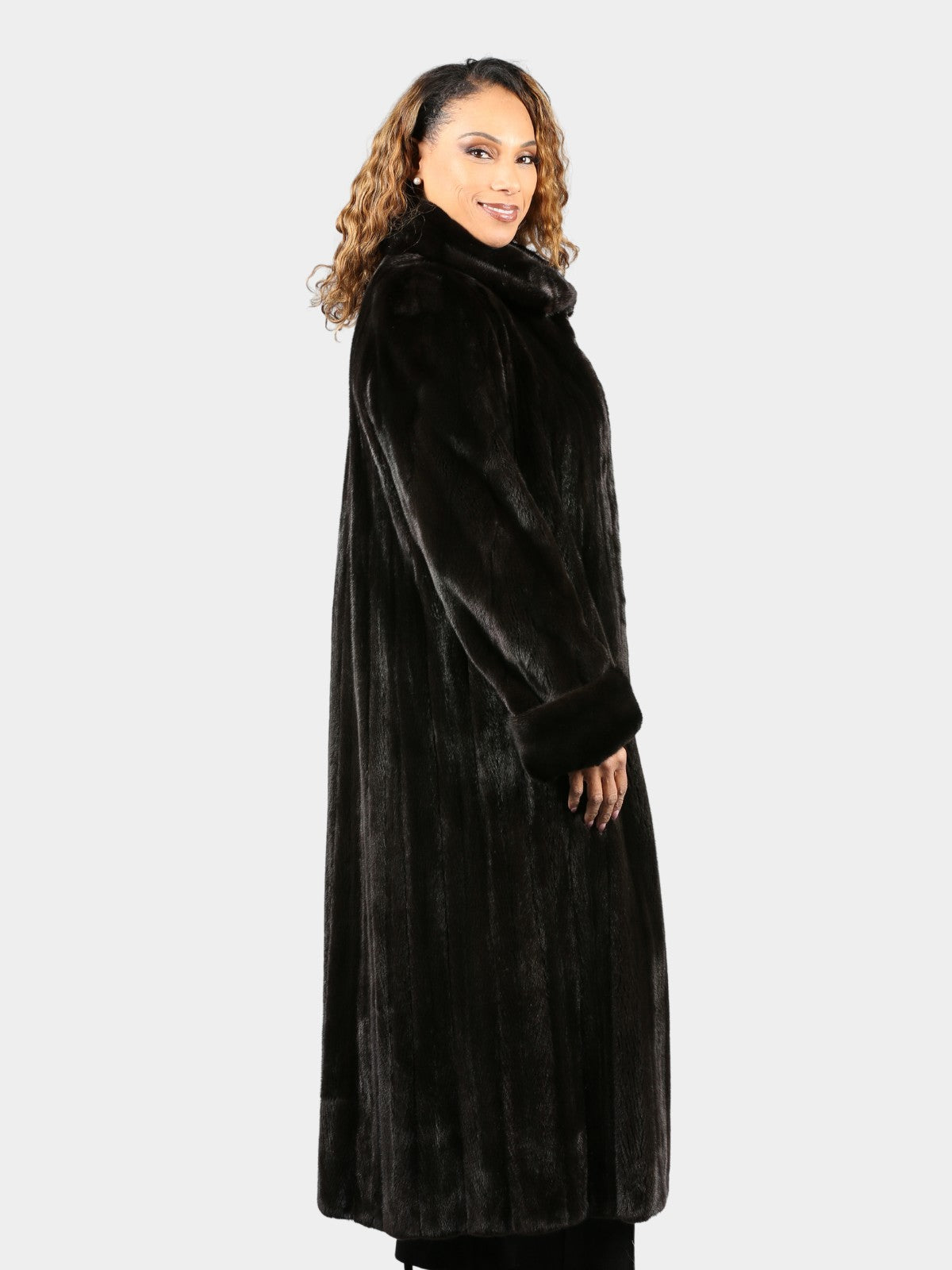 Woman's Ranch Female Blackglama Mink Fur Coat Extra Long